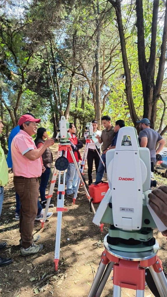 AB90D228-77B1-455C-BEAF-2F61A31DB900_1_105_c