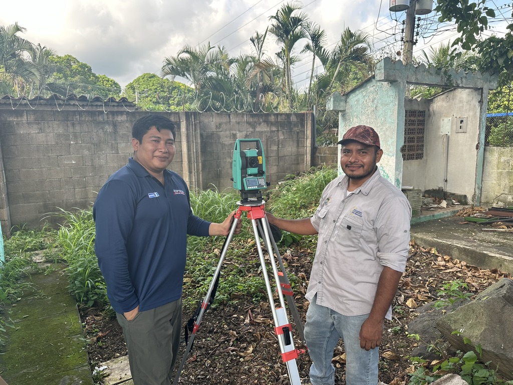 EF8B06BA-5431-4166-B2C9-872AD7E16779_1_105_c